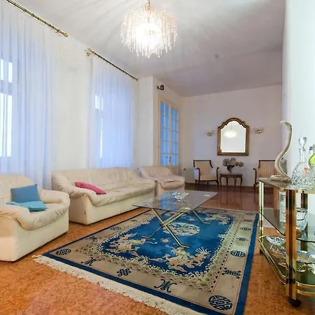 Villa On The With A Splendid Garden *